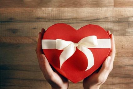 Offrir des cadeaux est l’un des cinq langages de l’amour