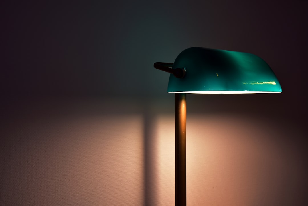 Photo Industrial Style Table Lamp