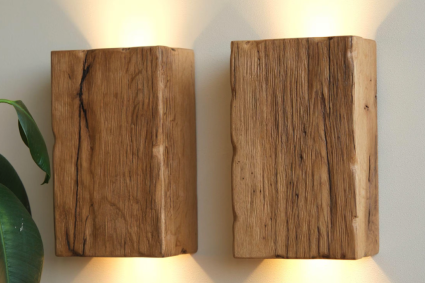 Luminaire mural flottant en bois minimaliste